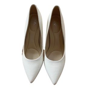 Women’s Nine West ivory heels